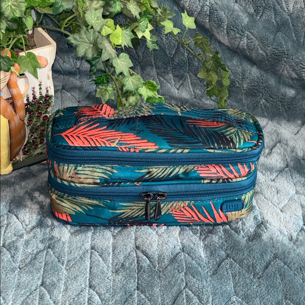 Lug Double Decker Cosmetic Case ~ Teal Leaf